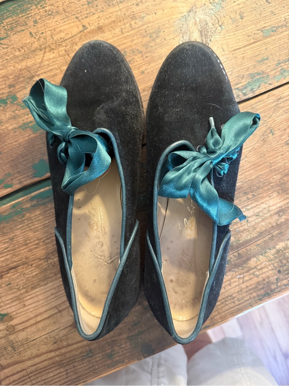 House of or Haus of Beth Women’s Black Velvet Ballet Flats with Teal Ribbon 39